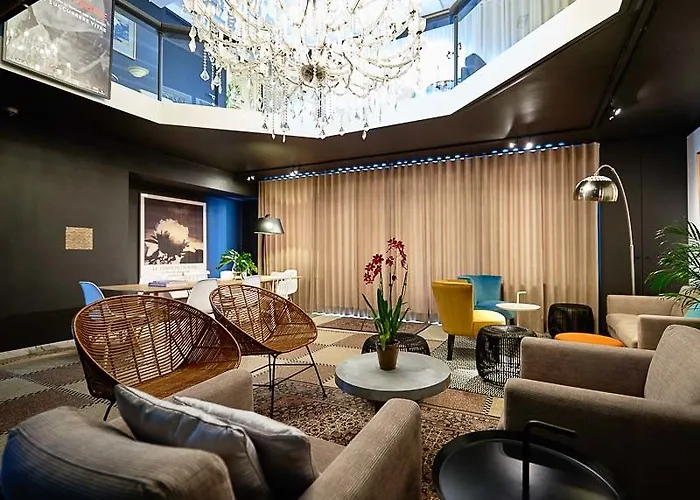 Leopold ホテル 4*